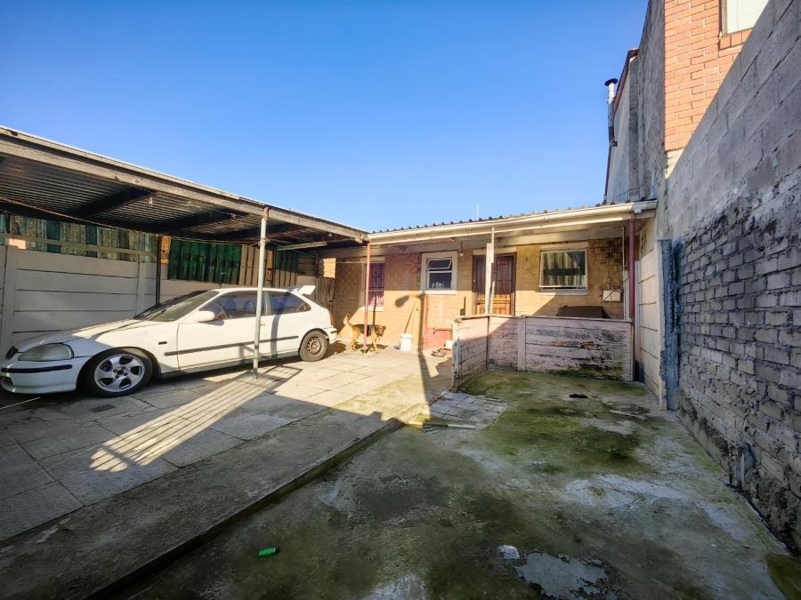 2 Bedroom Property for Sale in Lentegeur Western Cape